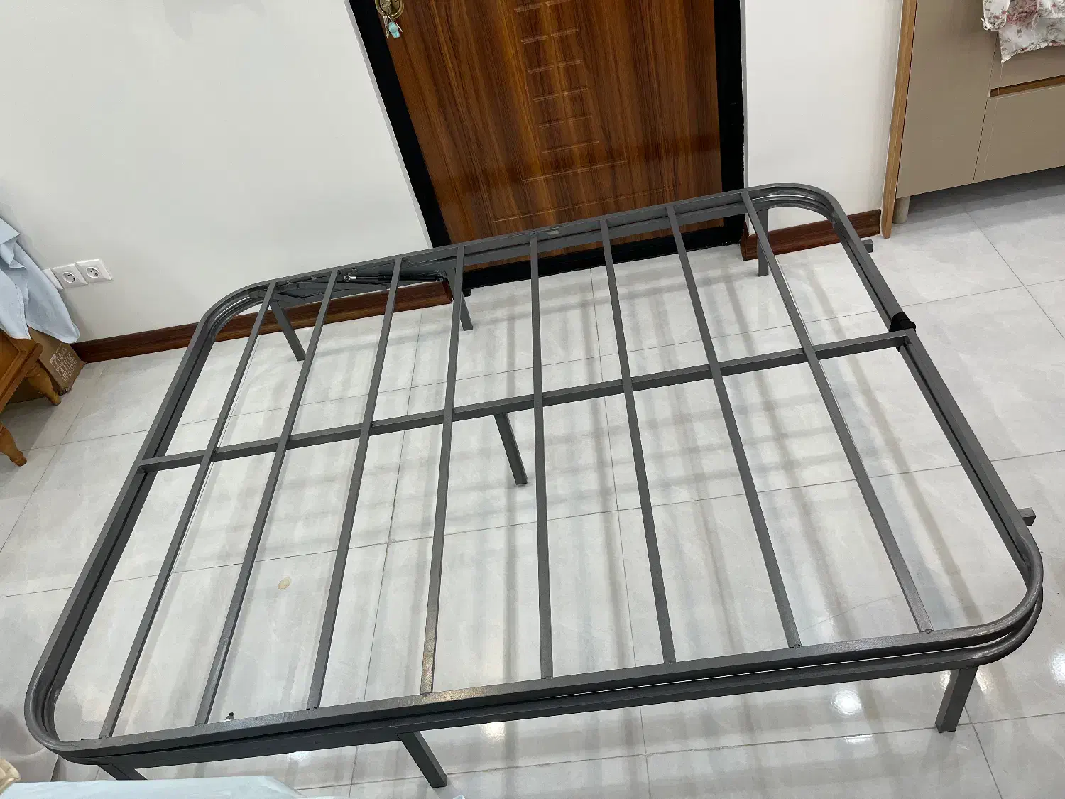 جک تخت|تخت و سرویس خواب|تهران, آهنگران (سراسیاب دولاب)|دیوار