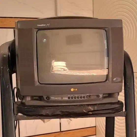 تلویزیون قدیمی LG|تلویزیون و پروژکتور|مسجد سلیمان, |دیوار