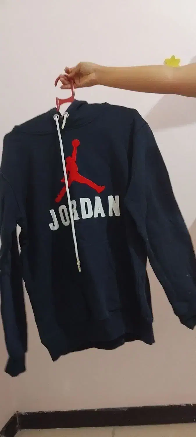 تعدادی لباس|لباس|همدان, |دیوار