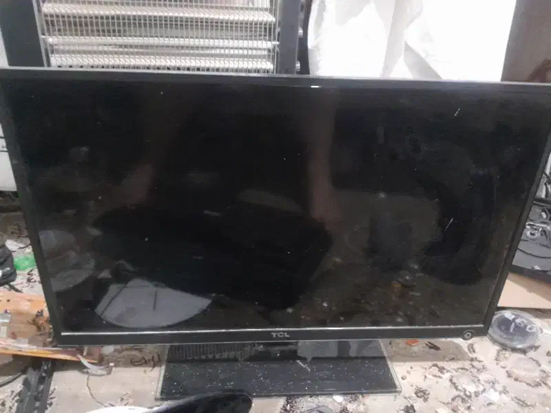 ال سی دی پنل شکسته|تلویزیون و پروژکتور|یزد, |دیوار