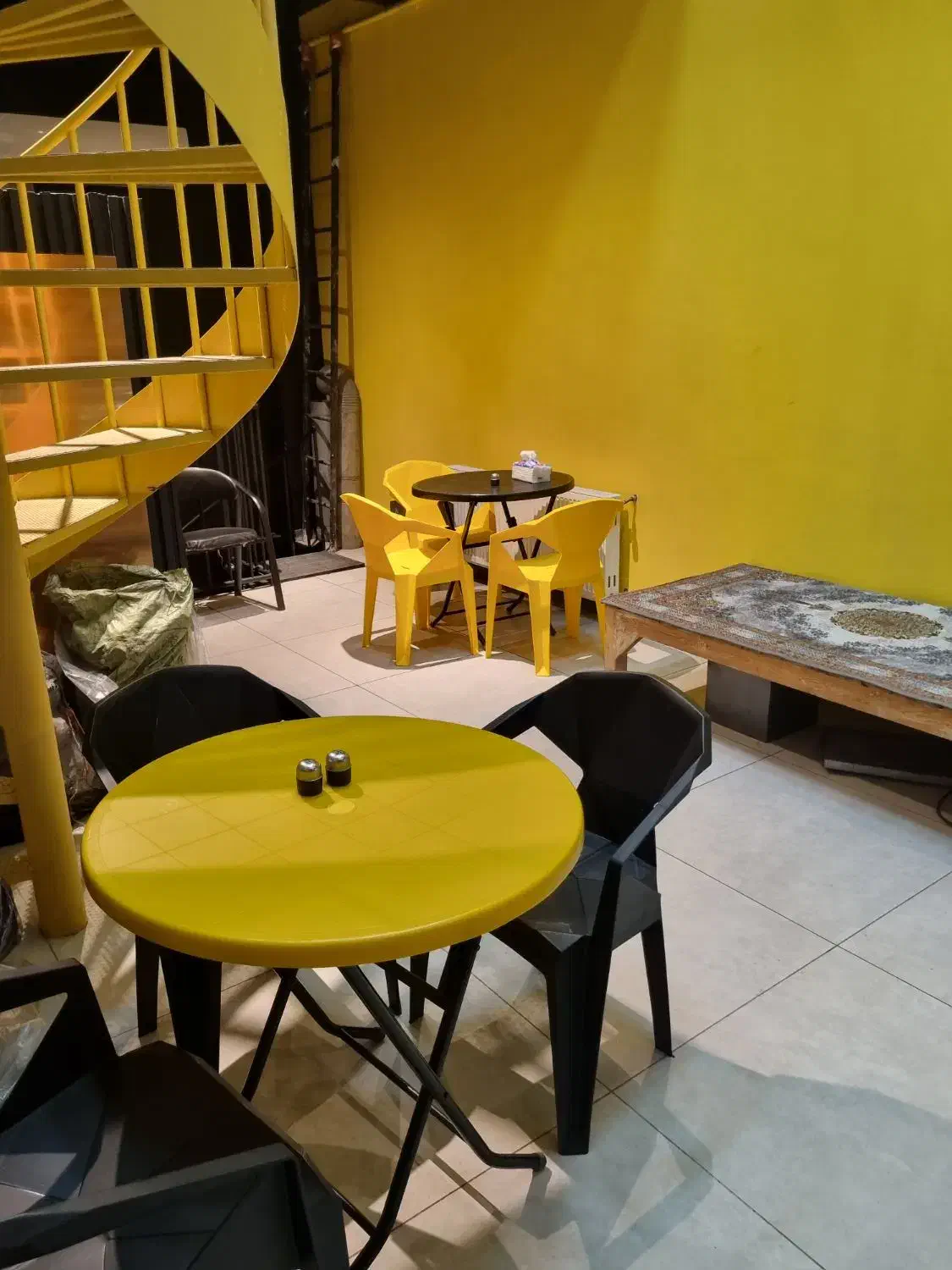 استخدام سالن دار و کارگر ساده جهت رستوران|استخدام خدمات فروشگاه و رستوران|پردیس, فاز ۱۱|دیوار