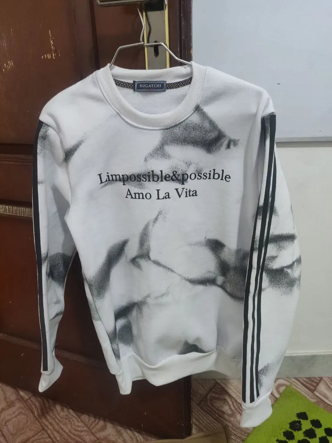 دورس  سفید|لباس|اسفراین, |دیوار