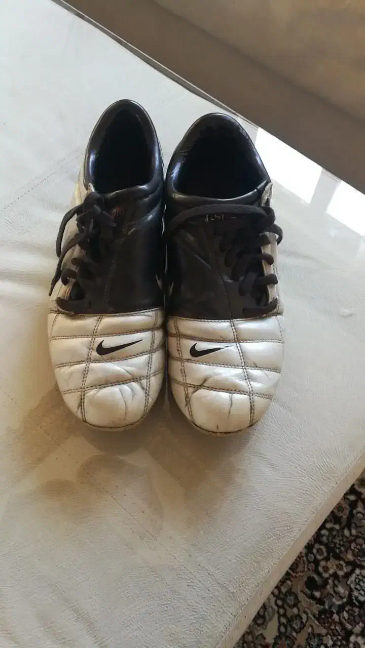 کفش فوتبال روی چمن نایکی 90|کیف، کفش، کمربند|سنندج, |دیوار