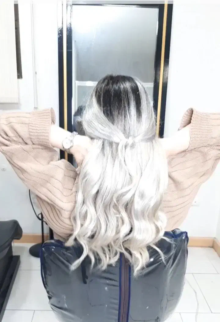 خدمات و اموزش کاشت ناخن ومژه ورنگ ومیکاپ وشینیون|خدمات آرایشگری و زیبایی|اصفهان, سرچشمه|دیوار