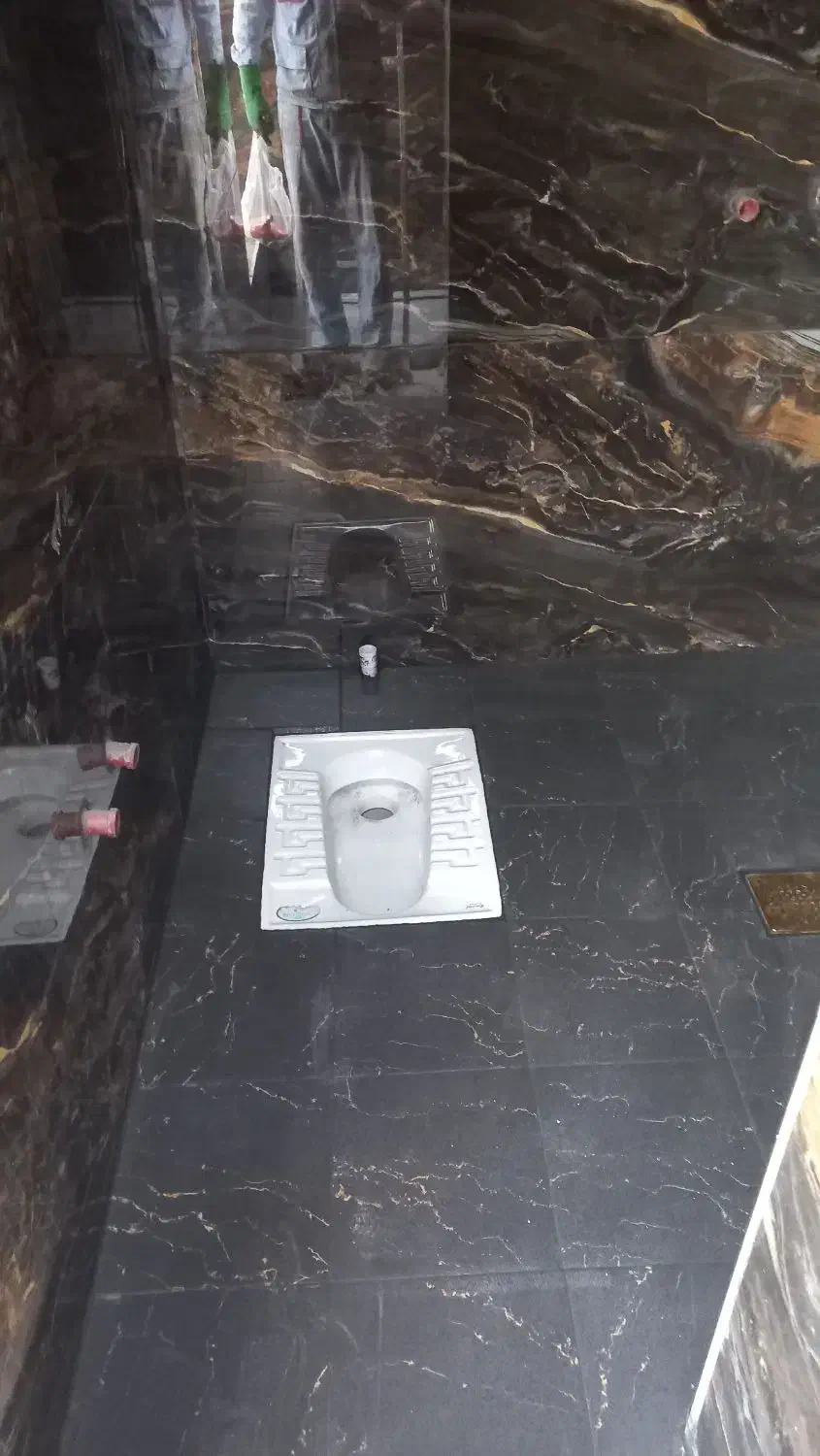 نصب کاشی وسرامیک بابهترین کیفیت ودقت|خدمات پیشه و مهارت|بروجرد, |دیوار