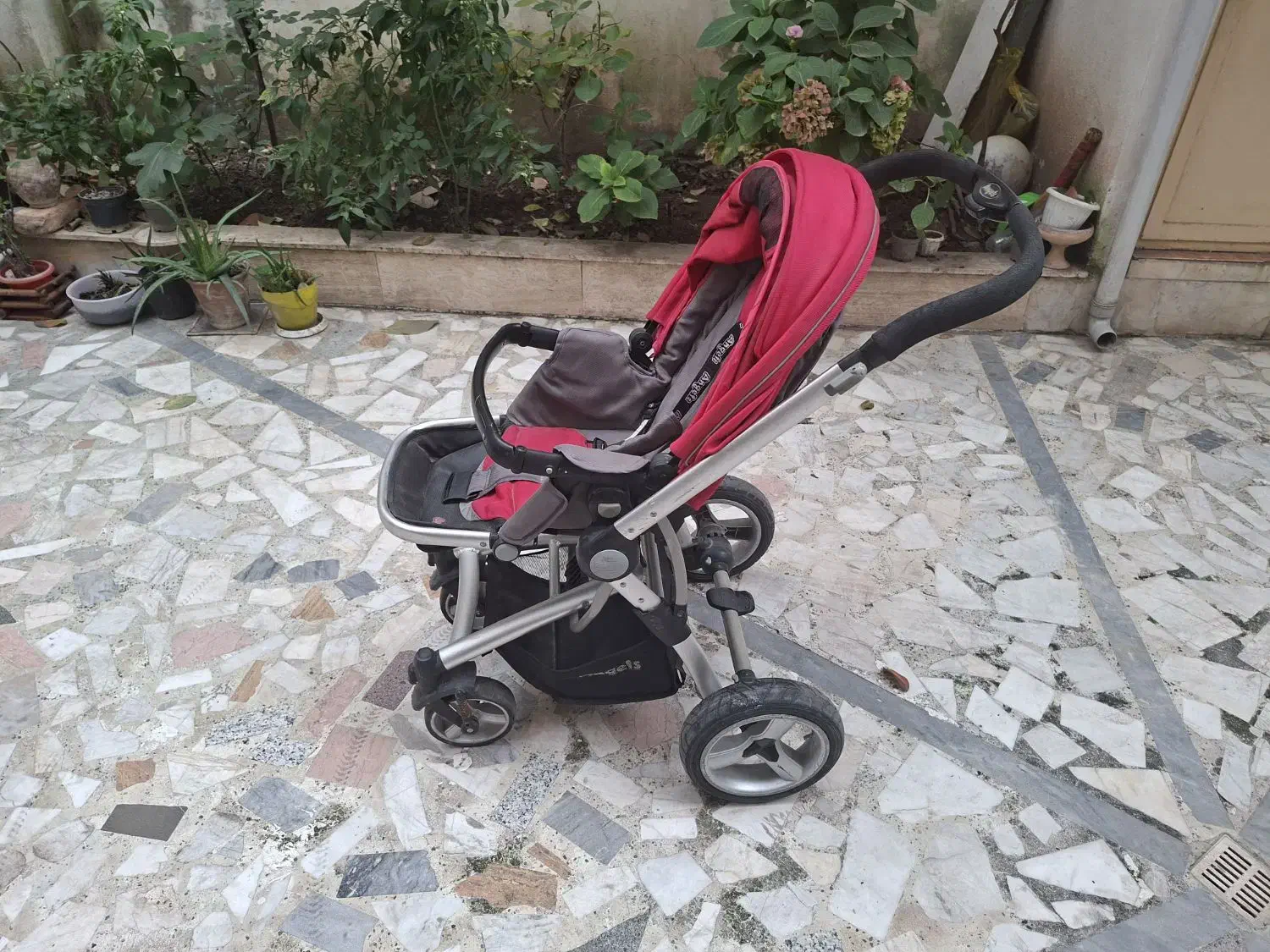 کالسکه جنس خوب|کالسکه و لوازم جانبی|رشت, معلم|دیوار