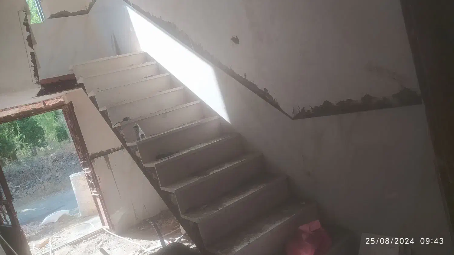 کاشی کاری سرامیک درخدمتم|خدمات پیشه و مهارت|بم, |دیوار