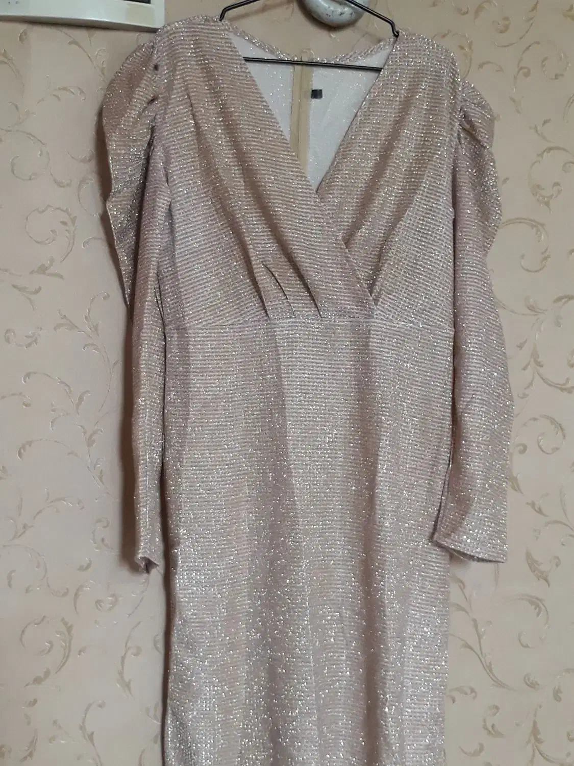 سارافون مجلسی|لباس|ورامین, ورامین|دیوار