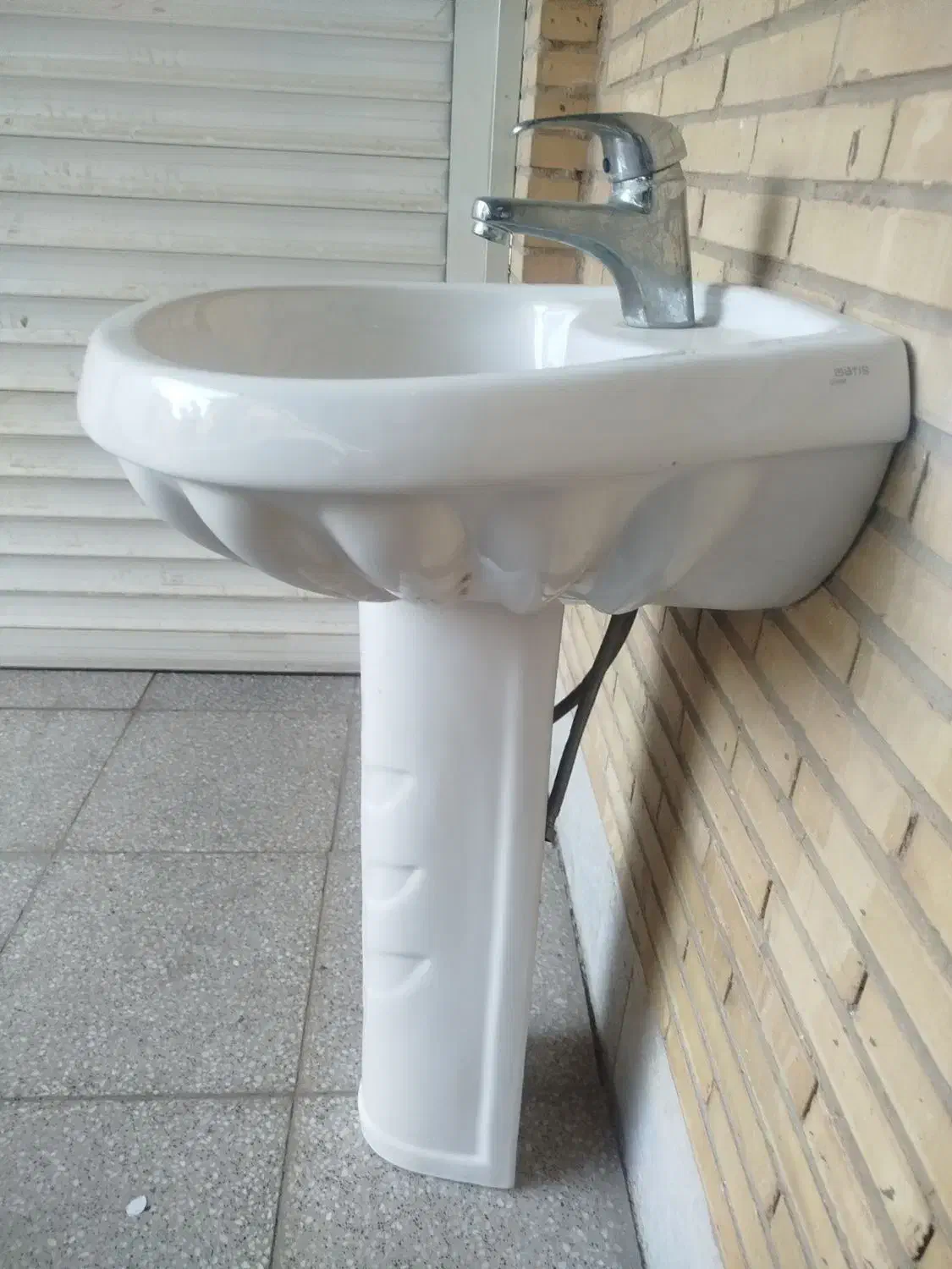 روشویی پایه دار|لوازم سرویس بهداشتی|یزد, |دیوار