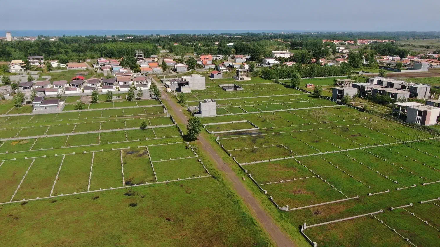 زمین مسکونی داخل بافت مسکونی با امتیازات ارائه سند|فروش زمین و ملک کلنگی|رشت, شهرک شهید رجایی|دیوار