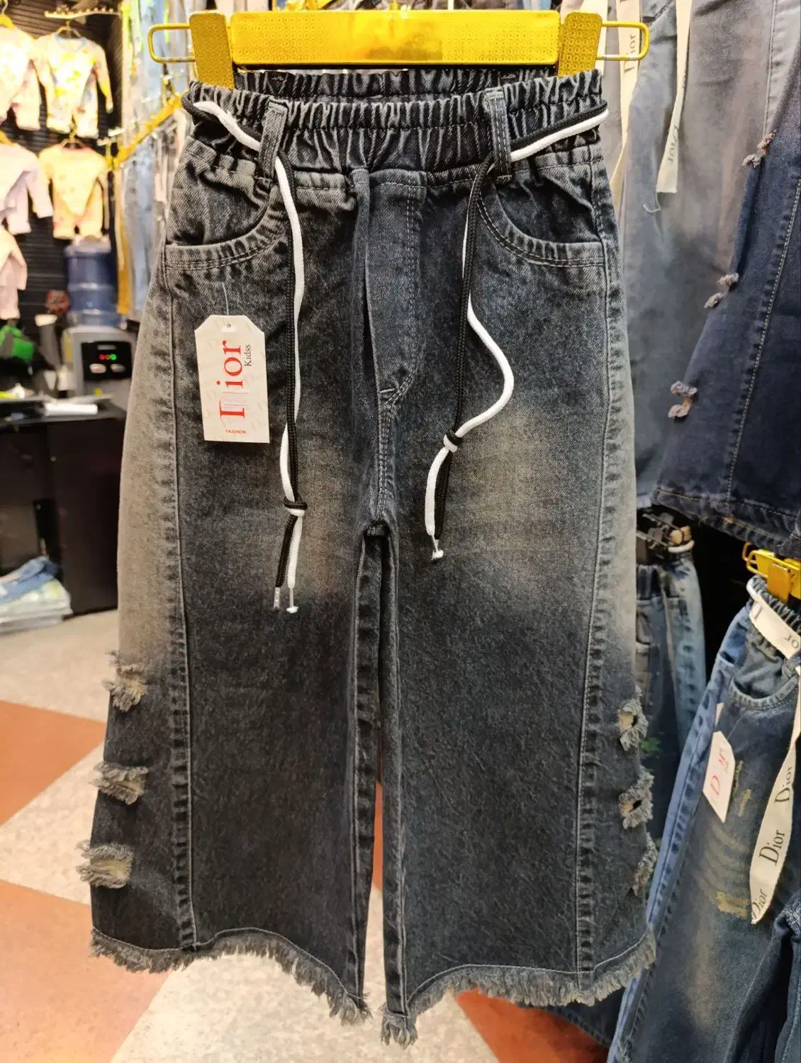 شلوار شافل بگ|کفش و لباس بچه|ری, شهادت|دیوار