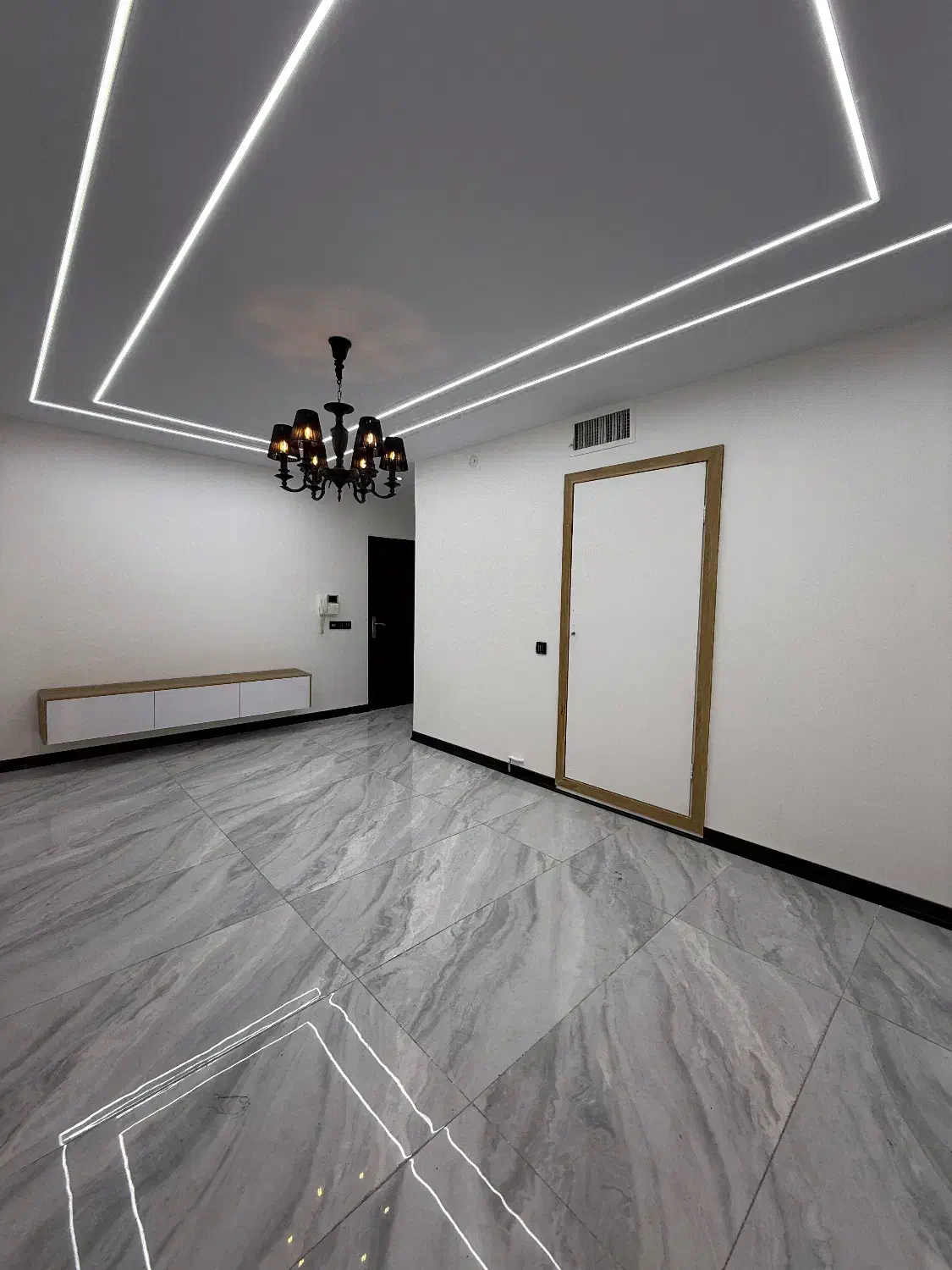 واحد۵۰ متری/فول دیزاین/قیمت مناسب/سندتک برگ