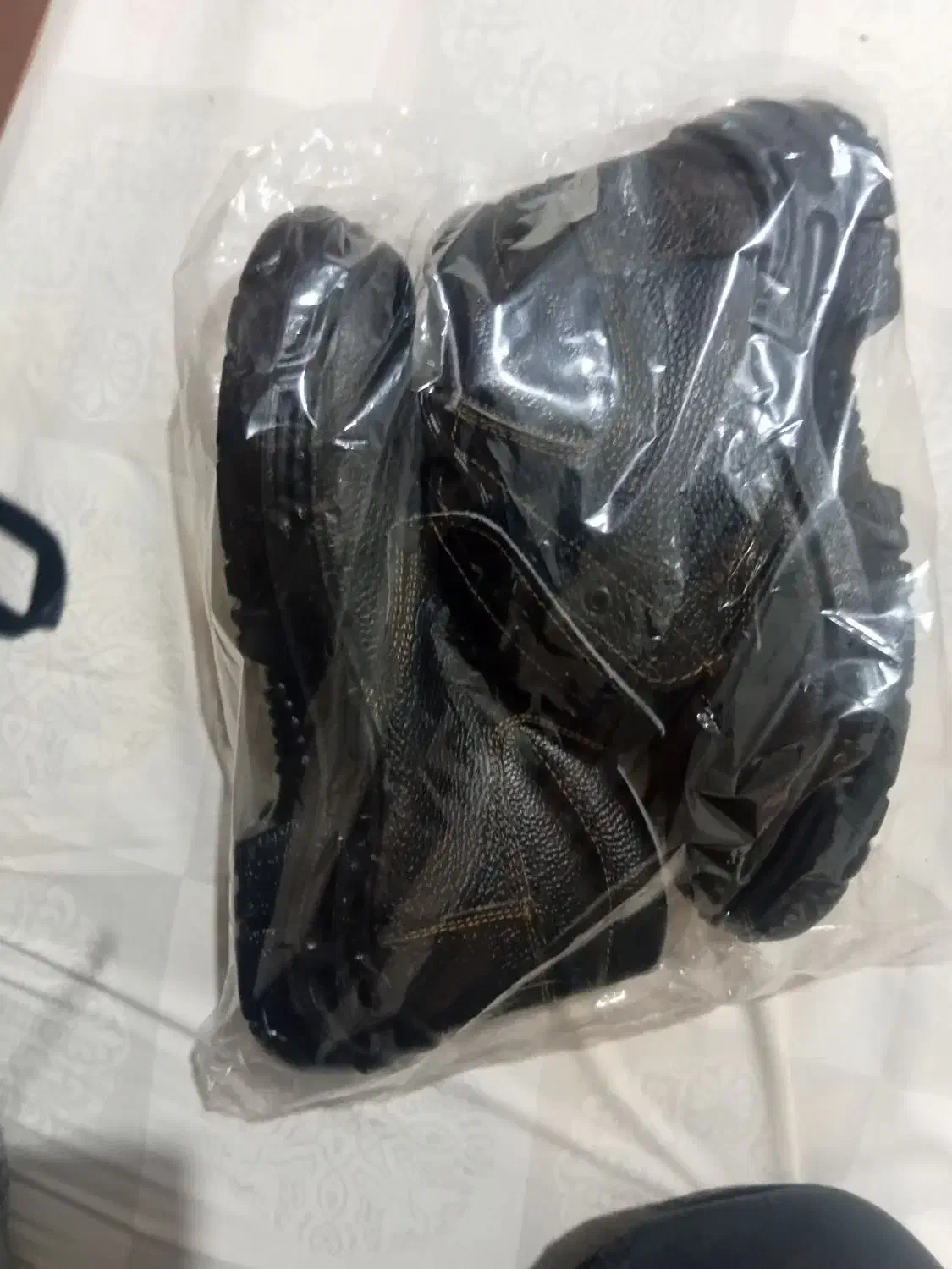 کفش ایمنی کار|کیف، کفش، کمربند|ابریشم, |دیوار