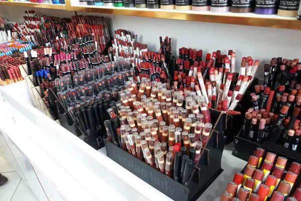 نیازمند فروشنده|استخدام بازاریابی و فروش|کرمانشاه, |دیوار