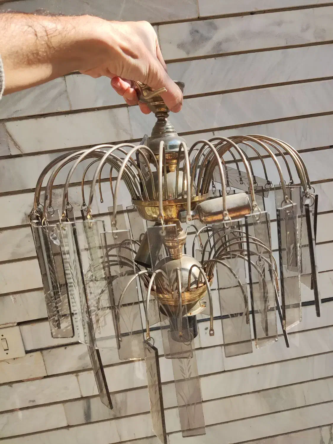 لوستر|لوستر و چراغ آویز|اصفهان, باغ زیار|دیوار