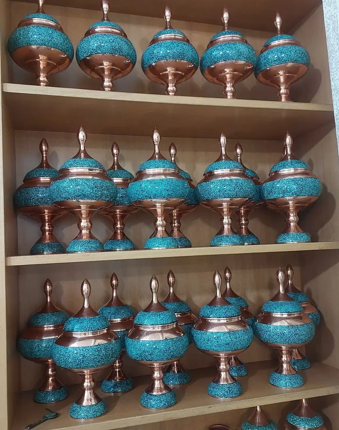 تعدادی ظروف فیروزه کوبی|صنایع دستی و سایر لوازم تزئینی|اصفهان, سرچشمه|دیوار