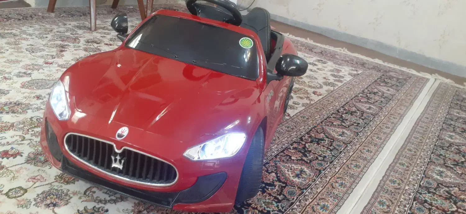 ماشین شارژی در حد نو|اسباب‌بازی بچه|ملایر, |دیوار