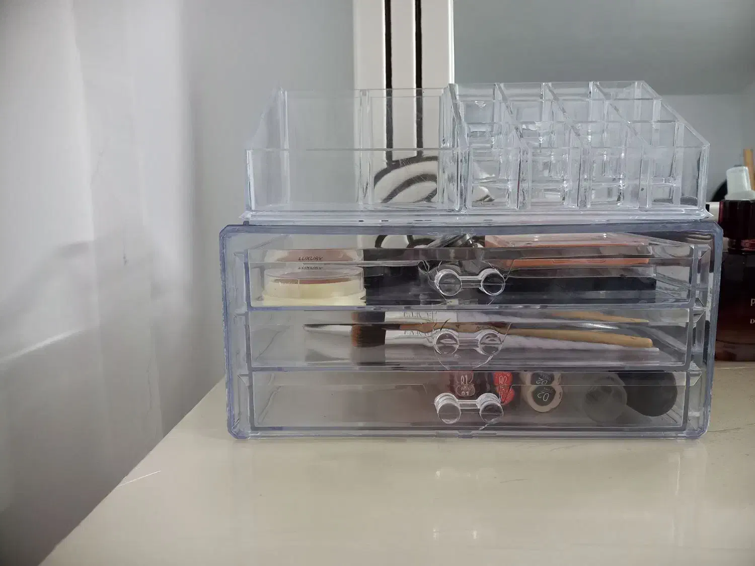 استند ارایشی|آرایشی، بهداشتی، درمانی|سبزوار, علمدار|دیوار