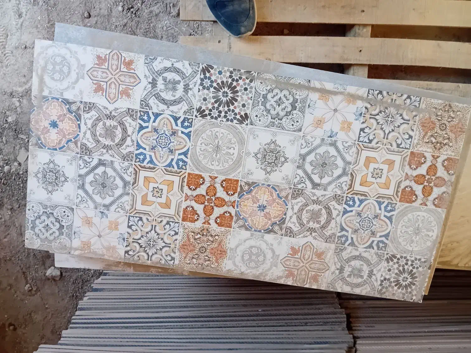 فروش کاشی سرامیک به قیمت مناسب|مصالح و تجهیزات ساختمان|بوئین زهرا, |دیوار