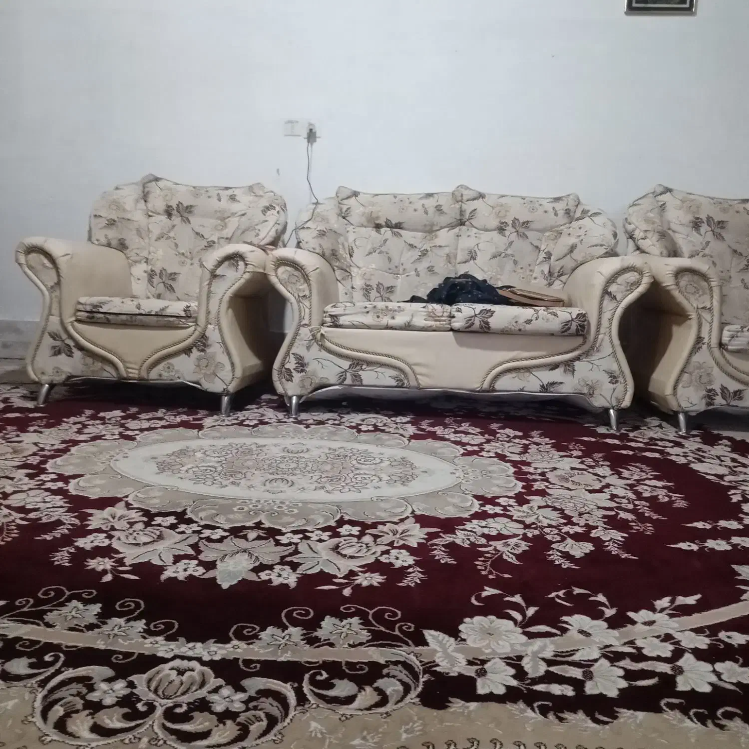 مبلمان|مبلمان خانگی و میز عسلی|گناباد, |دیوار