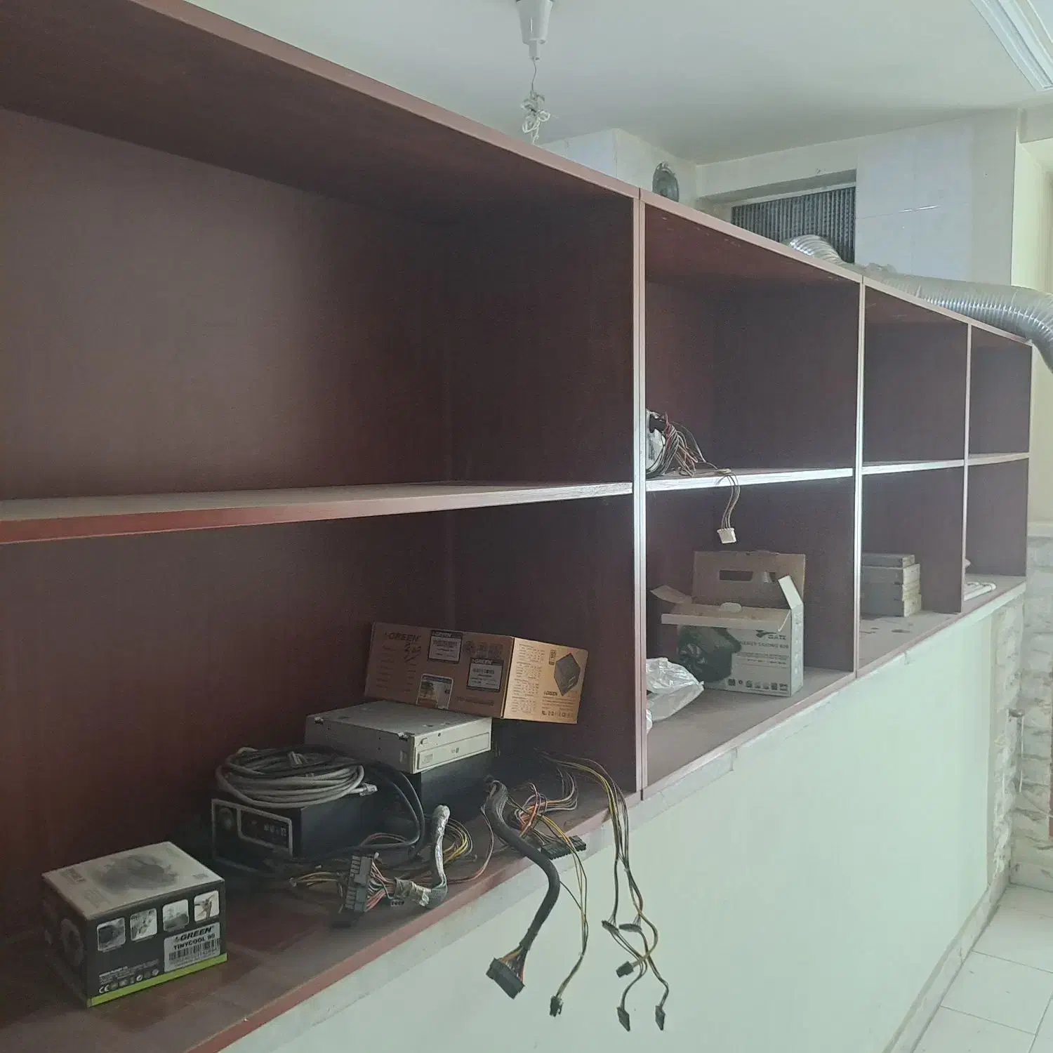 طبقه بندی دست دوم|کتابخانه، شلف، قفسه‌های دیواری|شیراز, زرگری|دیوار