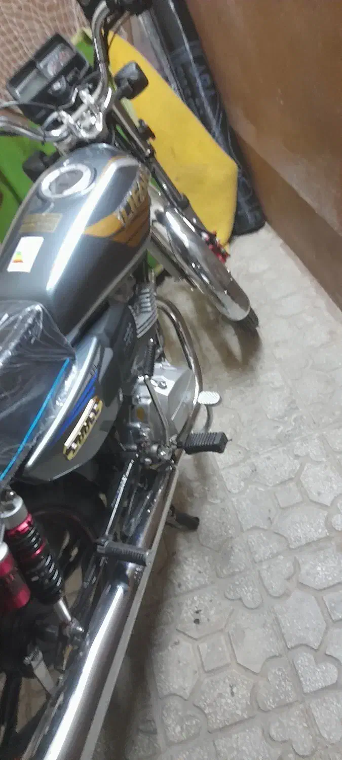 موتور لیفان ۲۰۰ به فروش میرسد با قیمت ۸۵۰۰۰۰۰۰توما|موتورسیکلت|یزد, |دیوار