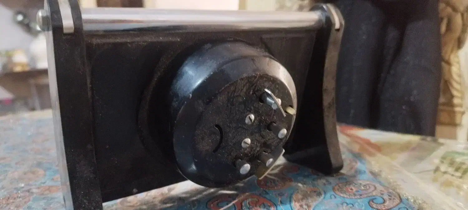 ساعت کوک|کلکسیون اشیاء عتیقه|شیراز, شیخ روزبهان|دیوار