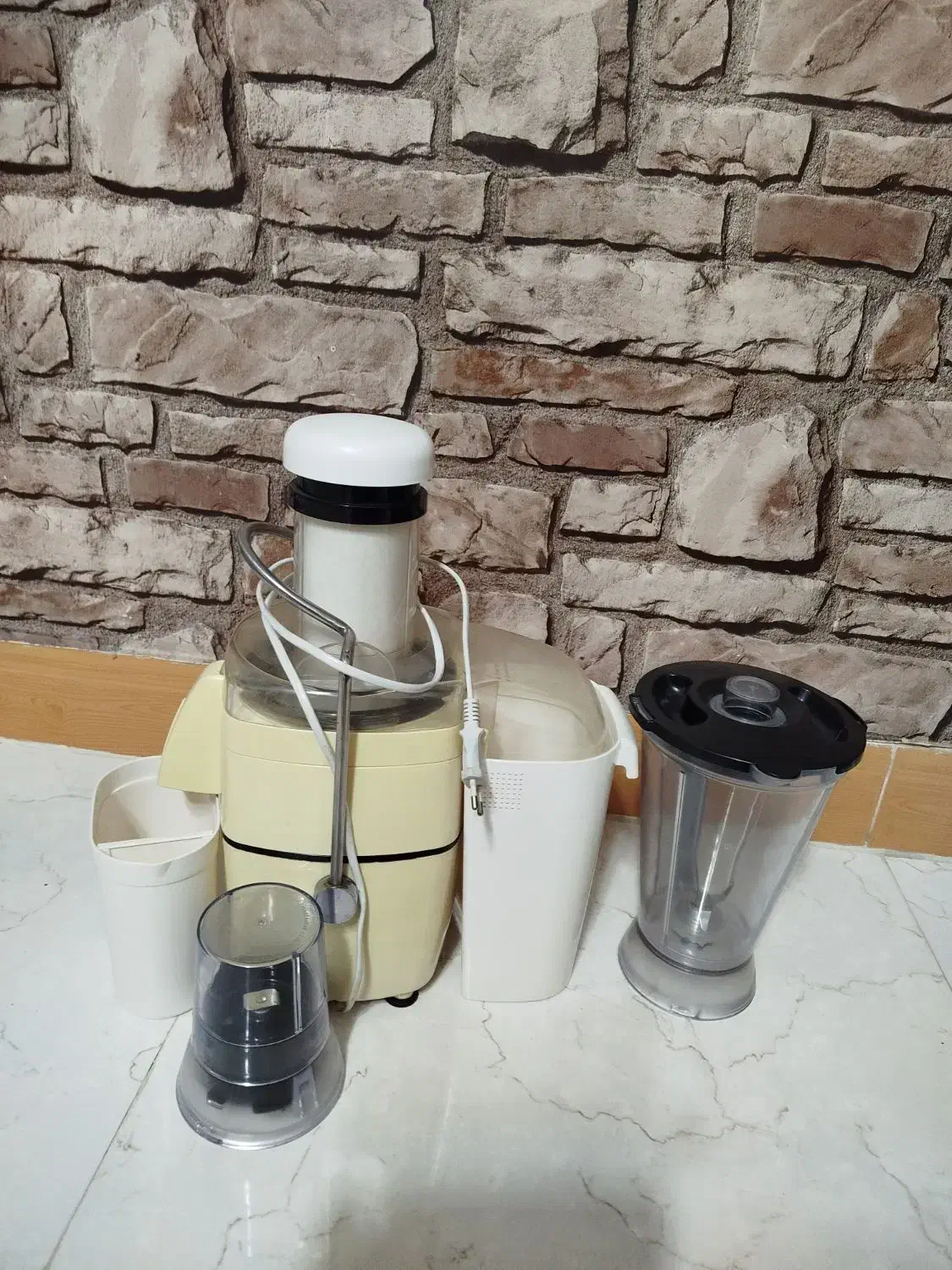 لوازم برقی|آبمیوه‌گیر و آب‌مرکبات‌گیر|شاهین دژ, |دیوار