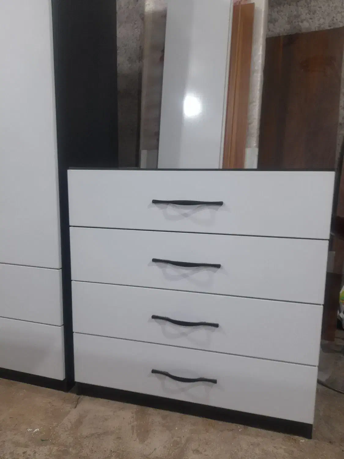 کمدو دراور**نو**|جاکفشی، کمد، دراور|رشت, پل تالشان|دیوار