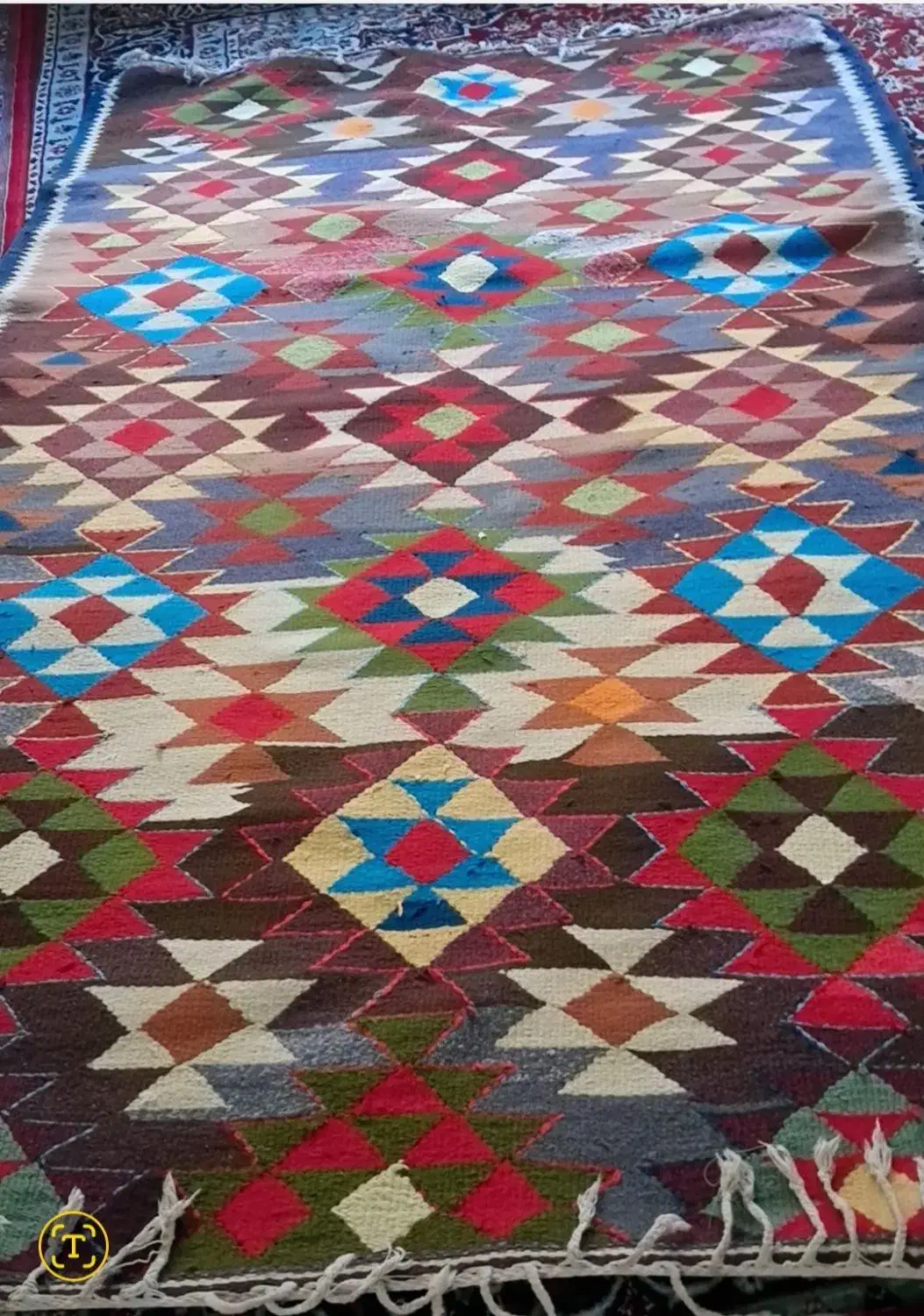 گلیم فرش و گلدان عنکبوتی|گلیم، جاجیم، گبه|کوهدشت, |دیوار