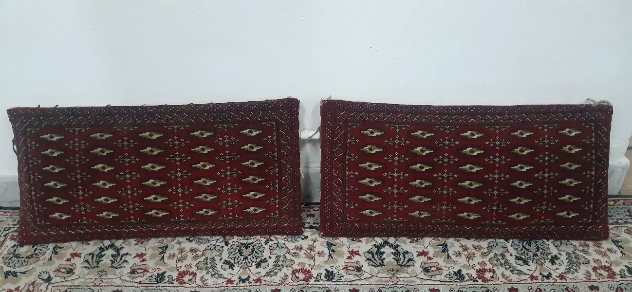 پشتی تازه درحد نو فروش فوری|پشتی|رشت, باهنر|دیوار