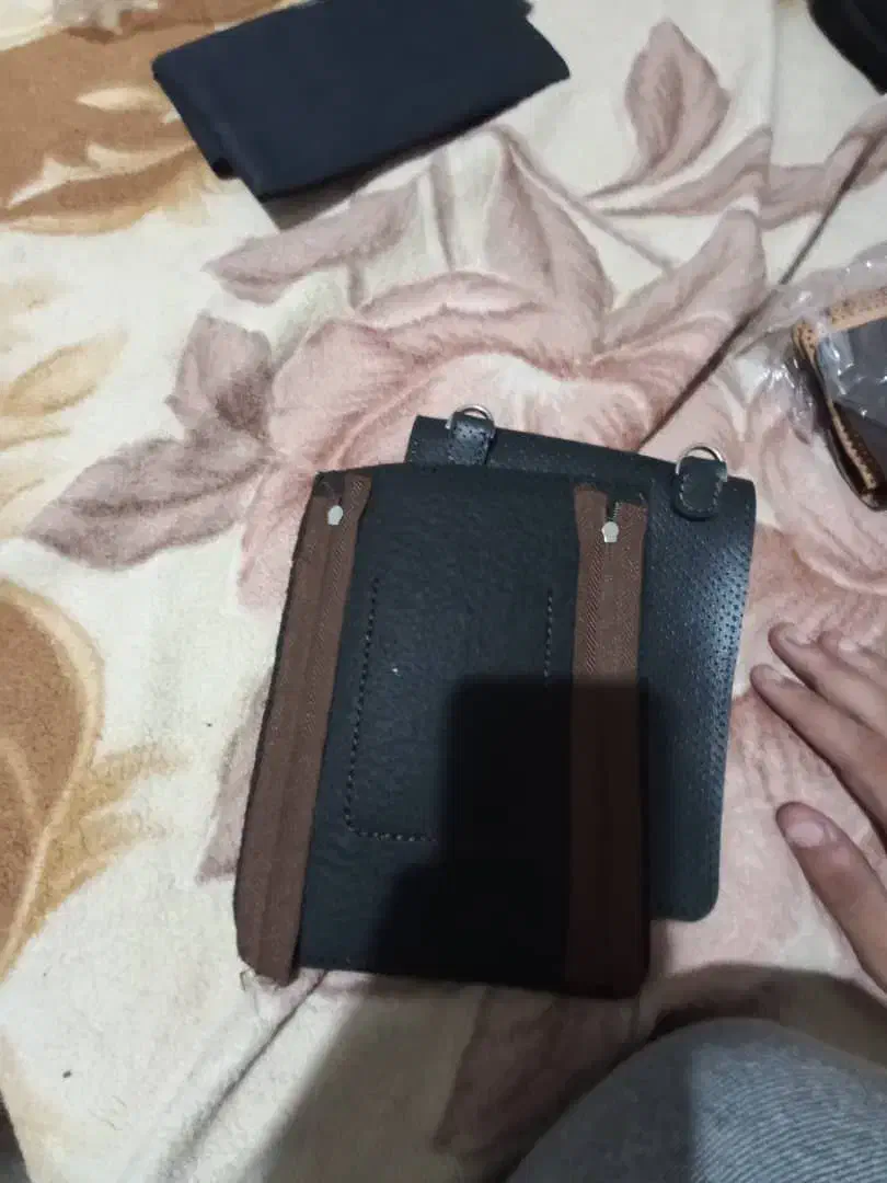 چرم|کیف، کفش، کمربند|قائم‌شهر, |دیوار