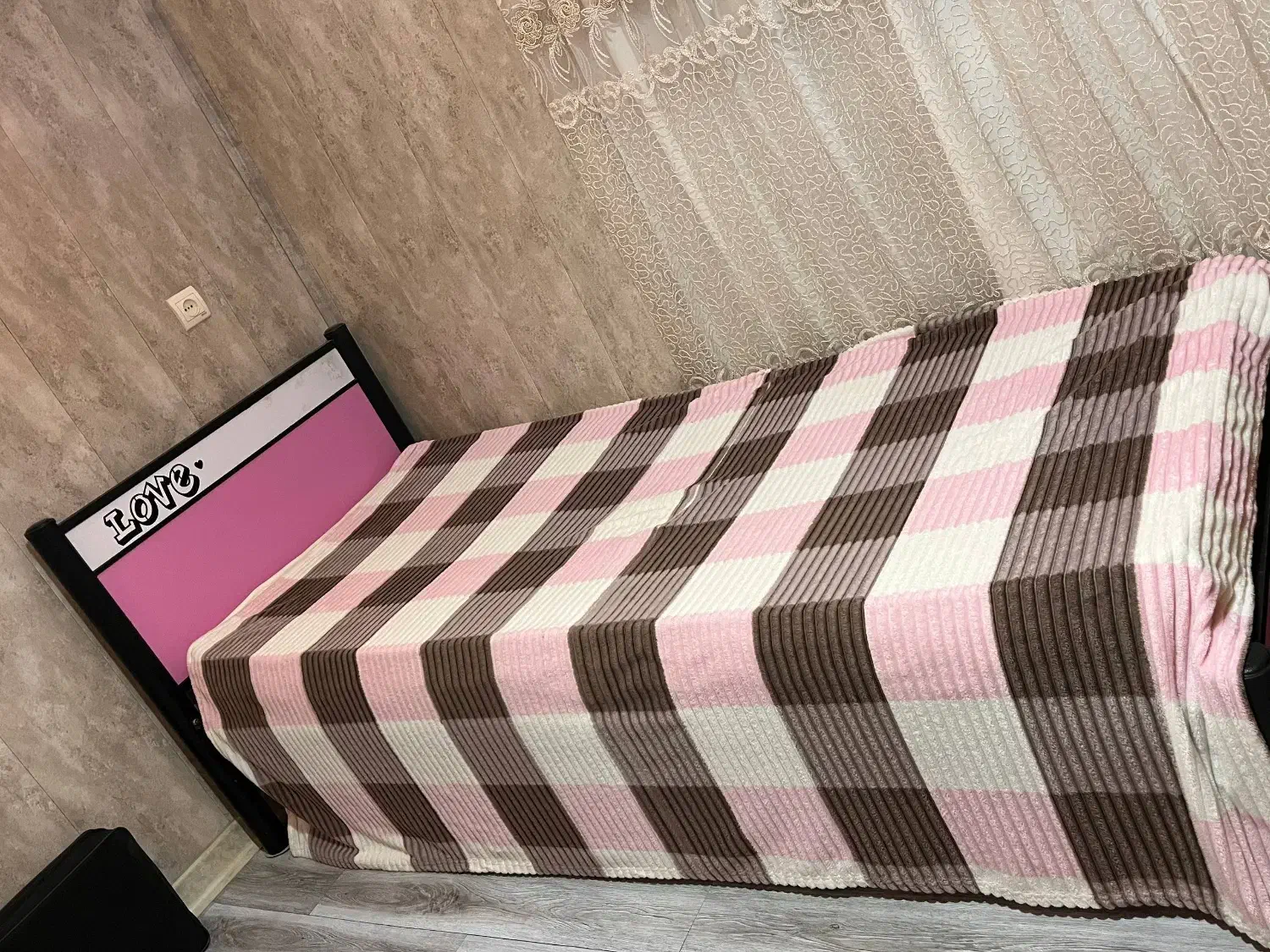 فروش تخت دونفره نفره و یک نفره|تخت و سرویس خواب|سمیرم, |دیوار