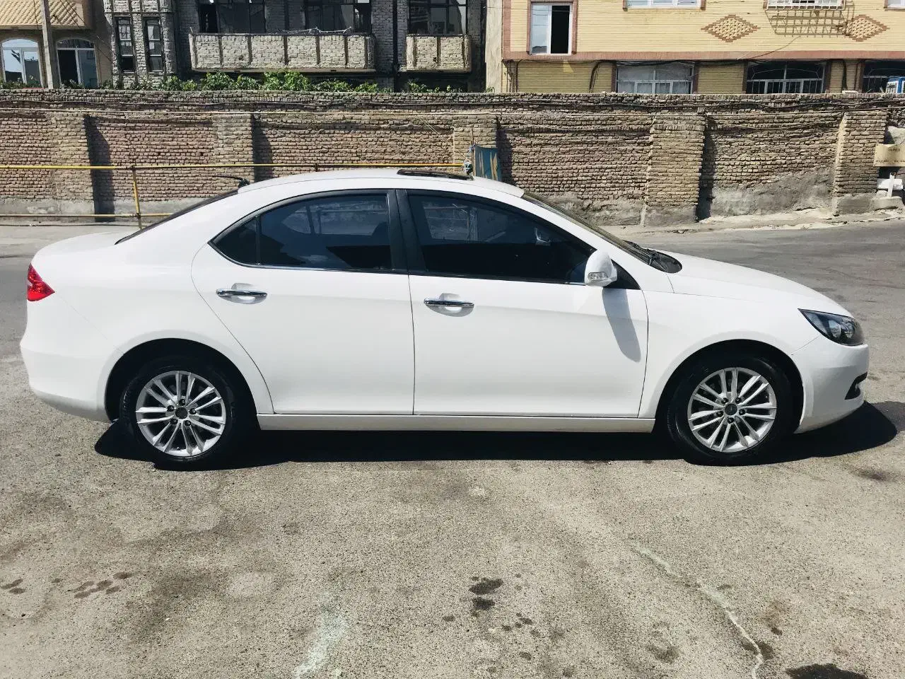 جک جی ۵ اتومات ۱۸۰۰|خودرو سواری و وانت|تبریز, |دیوار