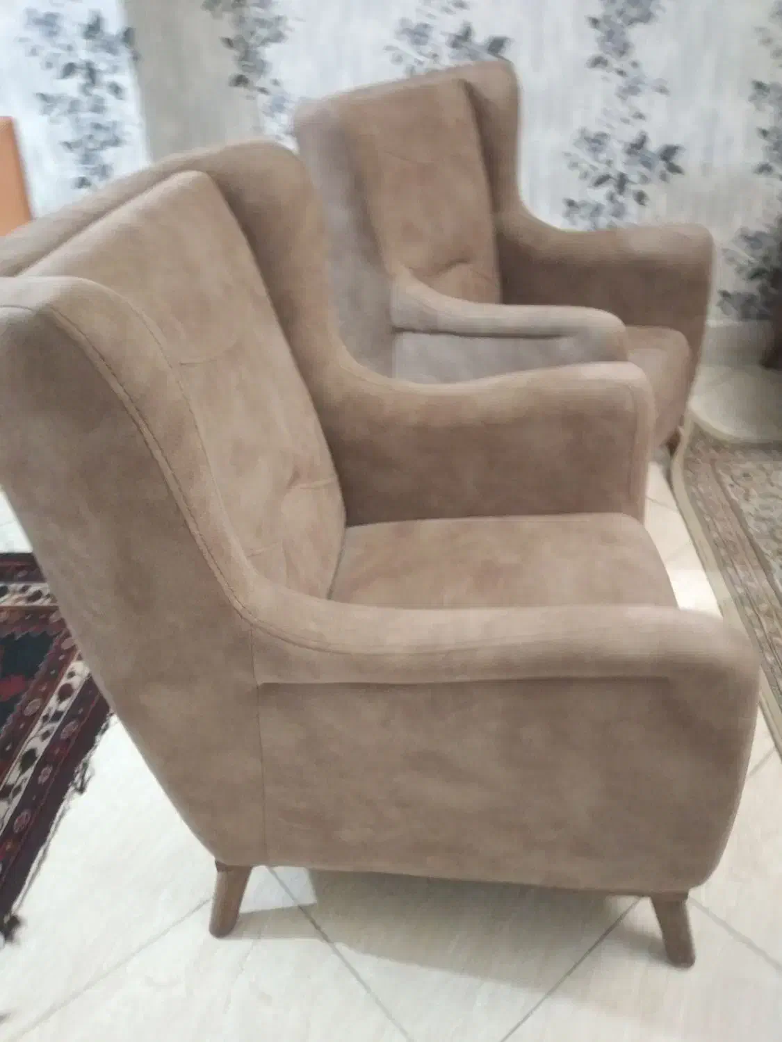 مبل نیم ست ۴ نفره با دوعدد مبل تکی|مبلمان خانگی و میز عسلی|گرمسار, |دیوار