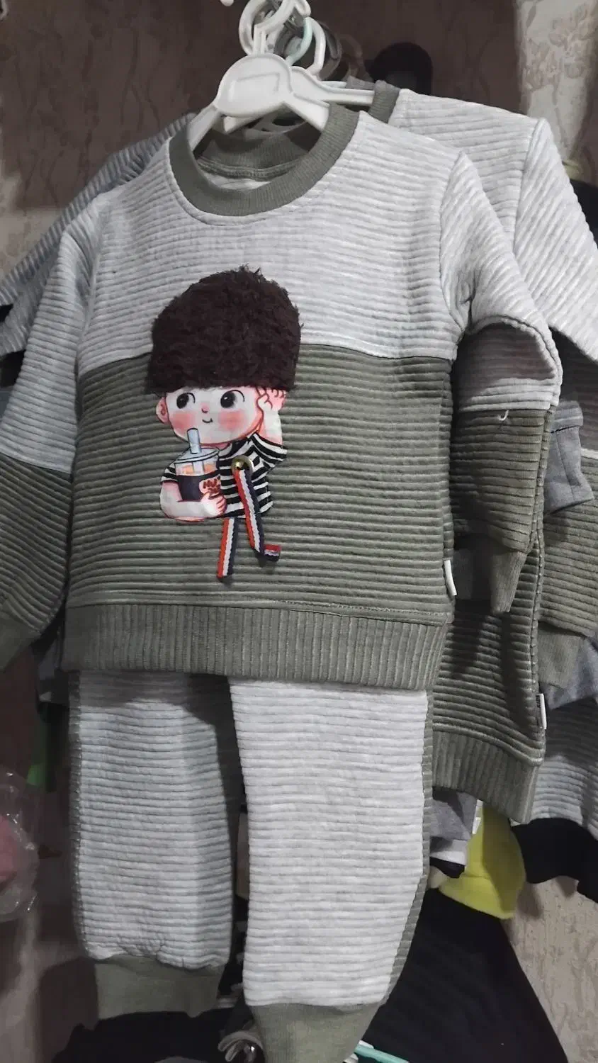 لباس بچگانه|کفش و لباس بچه|رامشیر, |دیوار