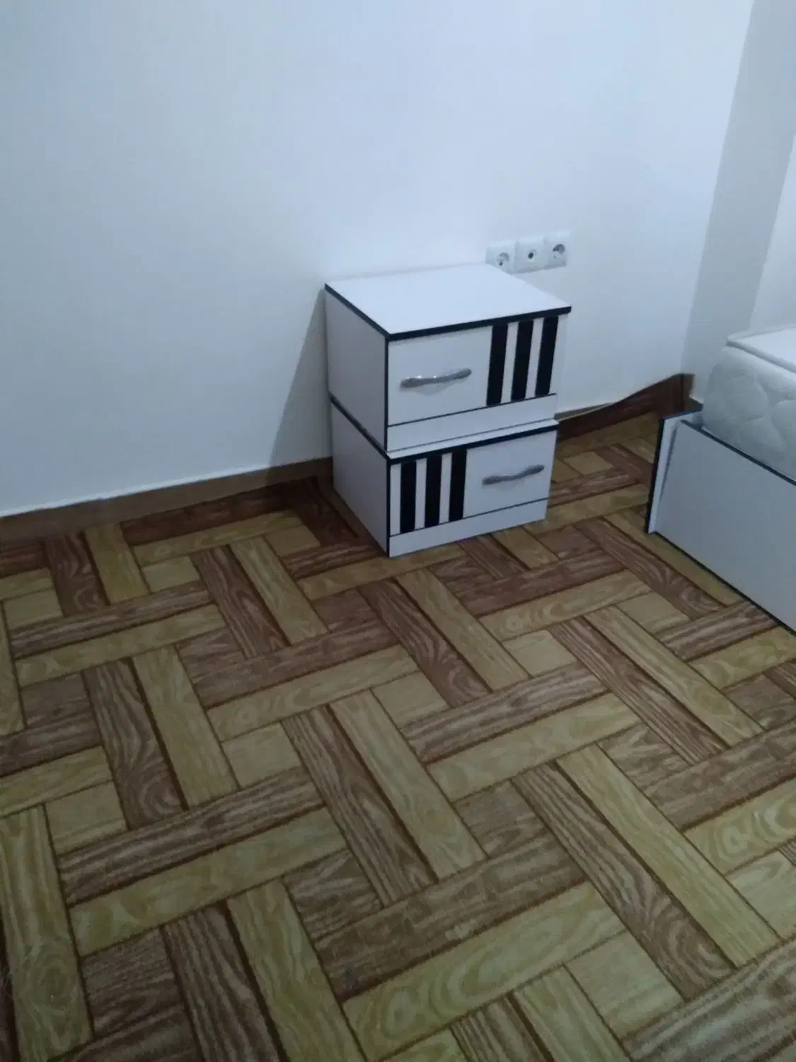 فروش تخت خواب دو نفره با تمامی لوازم|تخت و سرویس خواب|آستانه اشرفیه, |دیوار