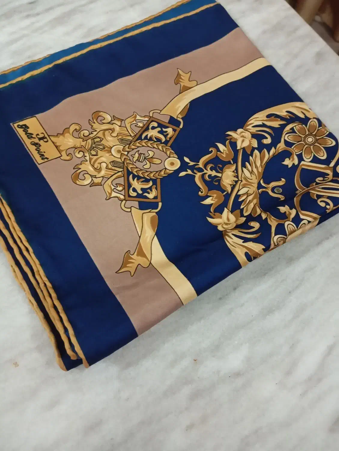 روسری ساتن ابریشم کاملا نو جنس درجه یک|لباس|شهرکرد, |دیوار