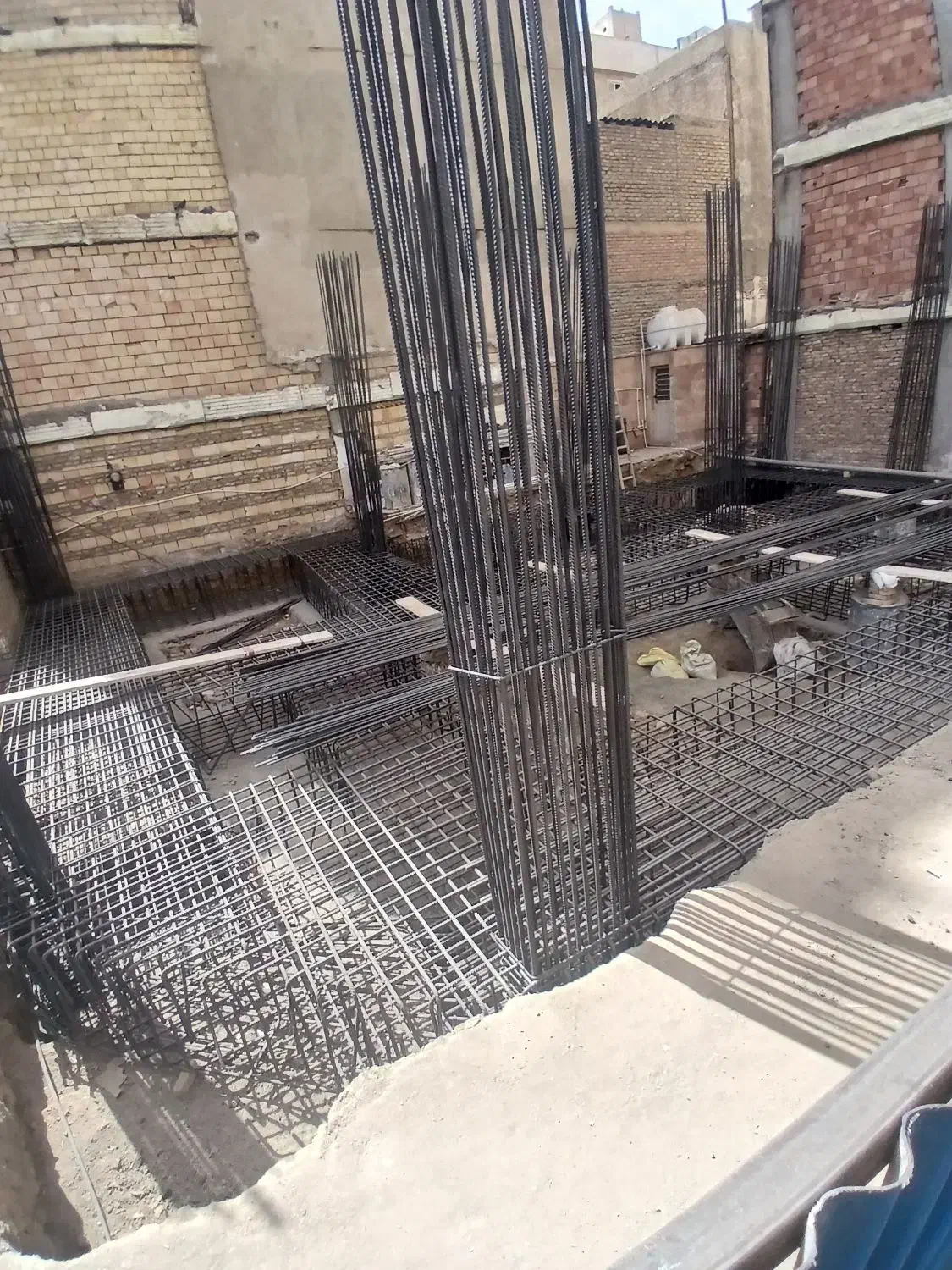 اجرای آرماتوربندی صفر تا صد با مصالح و اجرت|خدمات پیشه و مهارت|نورآباد, |دیوار