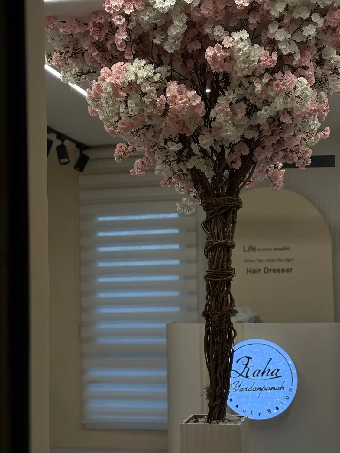 رنگ کار|استخدام درمانی، زیبایی، بهداشتی|رشت, دیلمان|دیوار