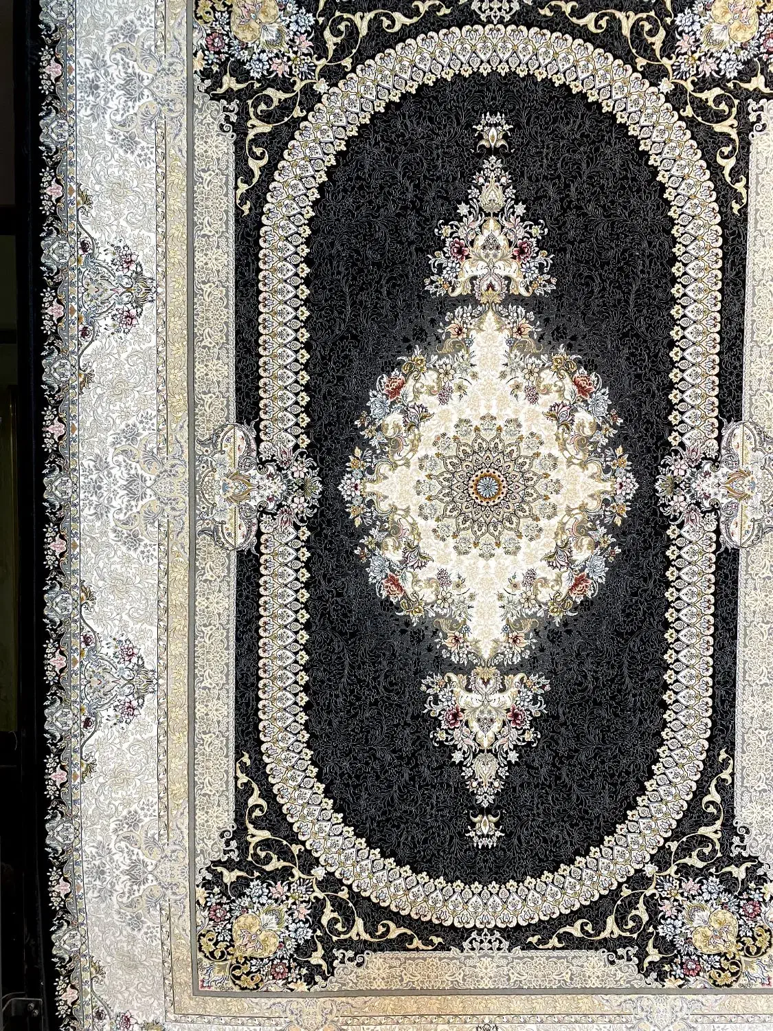 فرش ماشینی ۶متری ۱۲۰۰شانه زمینه سرمه ای(فرش هنرمند|فرش|تبریز, |دیوار