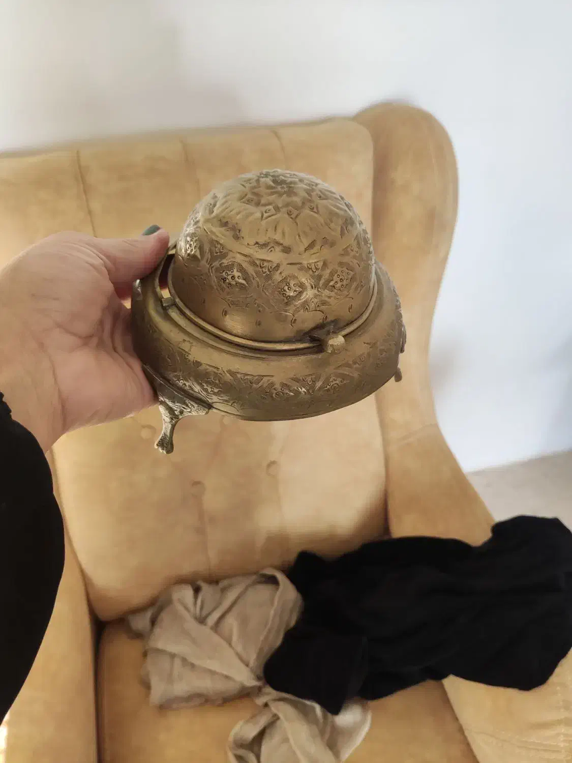 قندان برنج قدیمی|کلکسیون اشیاء عتیقه|مشهد, توس فردوسی|دیوار