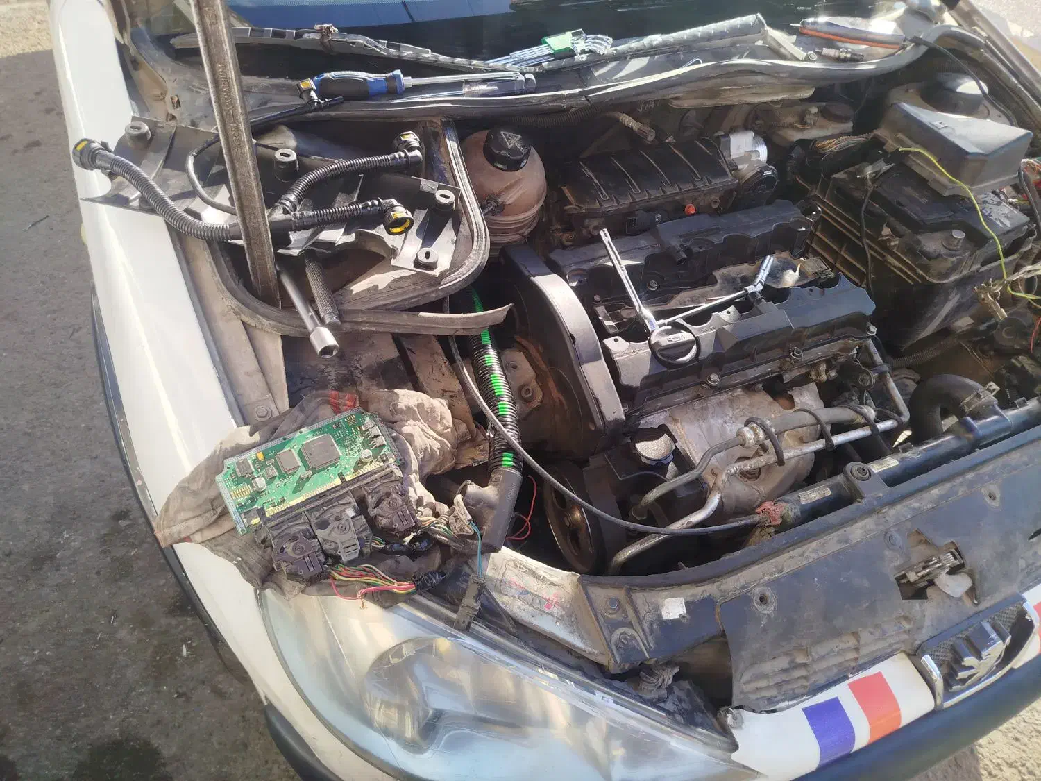 باطری سازی تعمیرات برق خودرو سرویس بخاری|خدمات موتور و ماشین|قم, نیروگاه|دیوار