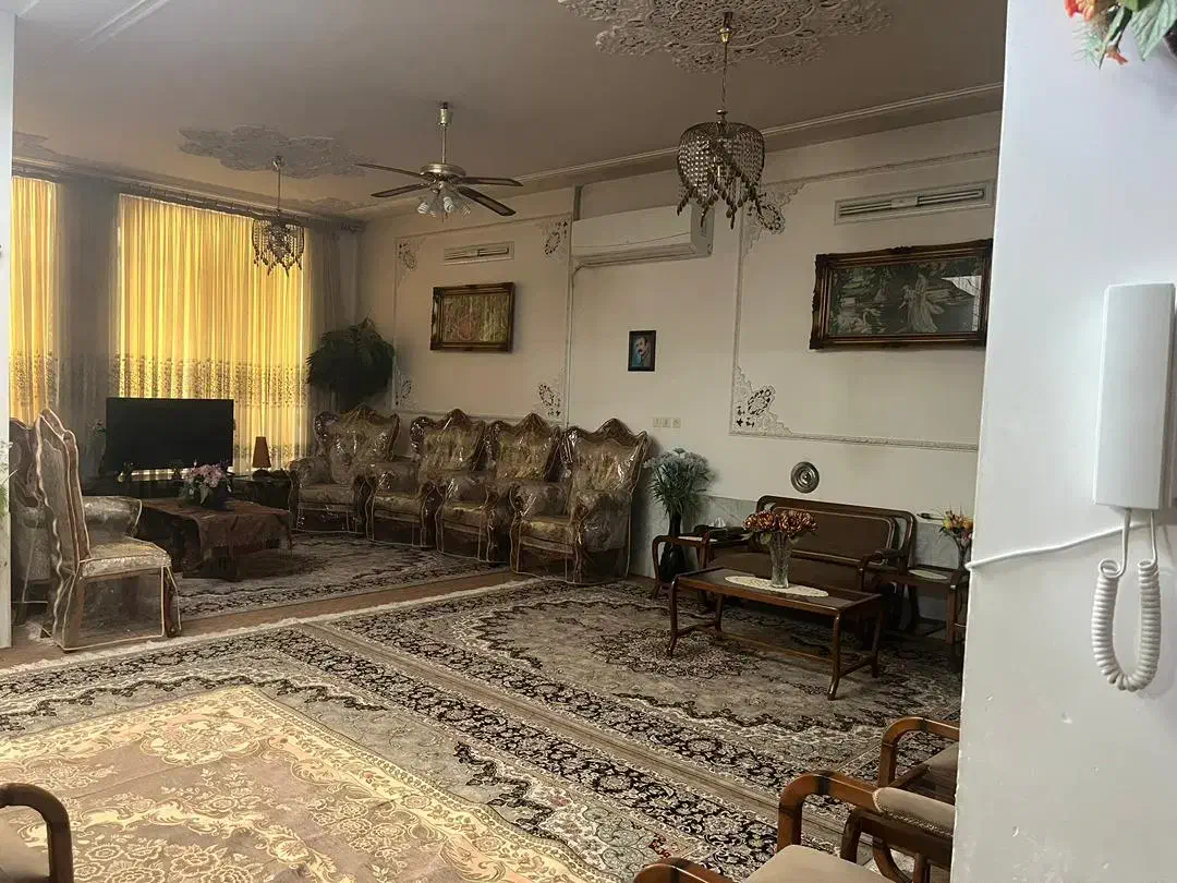 فروش منزل مسکونی ویلایی درب ساخت|فروش خانه و ویلا|جهرم, |دیوار