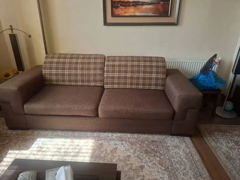 دو دست مبلمان تمیز و سالم|مبلمان خانگی و میز عسلی|شاهینشهر, شیخ بهایی|دیوار