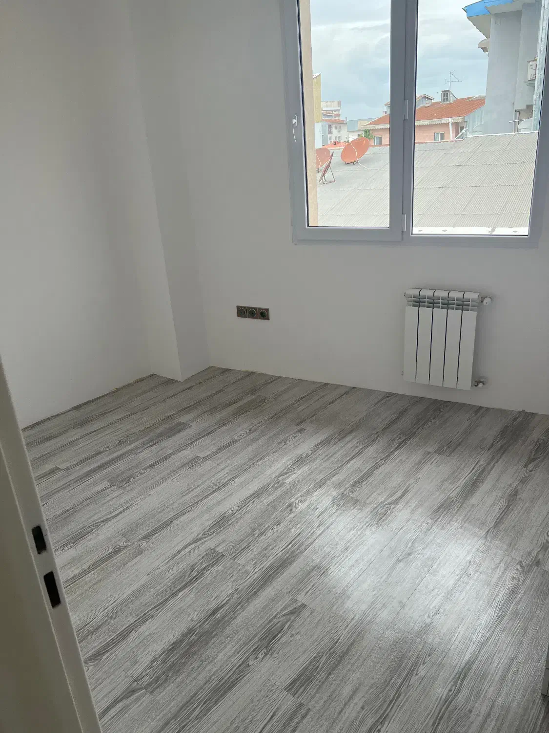 اپارتمان۳طبقه۳واحد طبقه دو مطهری ۱۱۰متری|فروش آپارتمان|رشت, بازار|دیوار