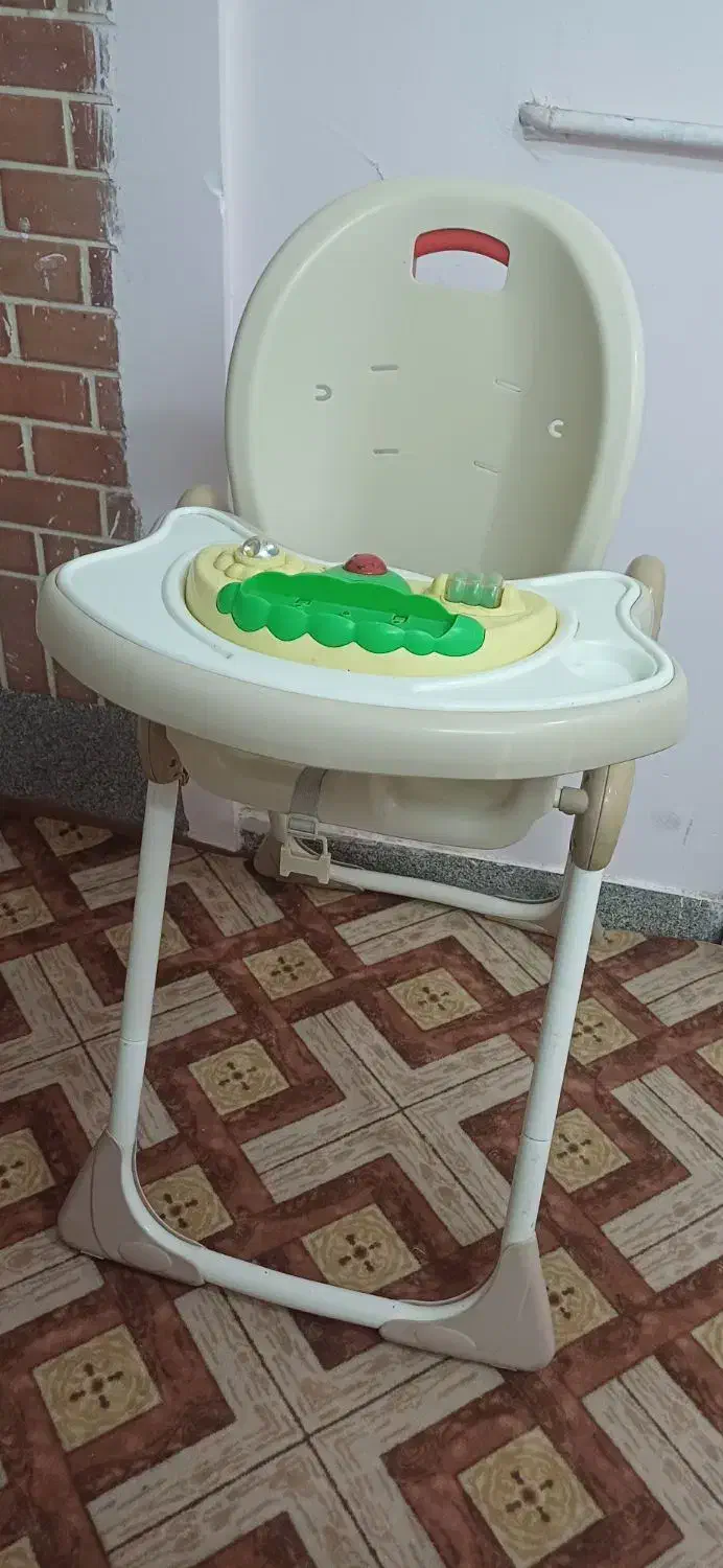 صندلی غدا کودک|تخت و صندلی بچه|سبزوار, مدرس|دیوار