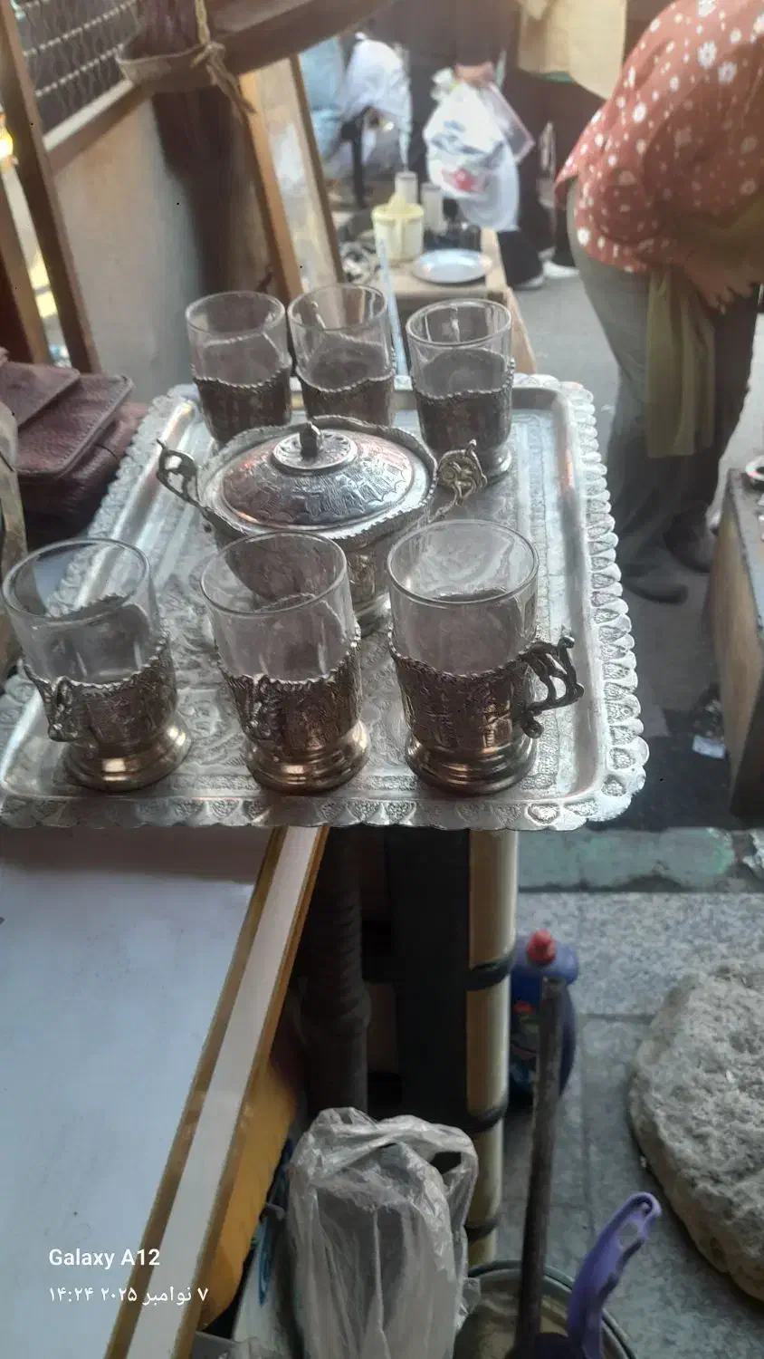 شهاب سنگ ۲عدد ۱ عدد هم سنک نمی شناسم|کلکسیون اشیاء عتیقه|کهریزک, |دیوار