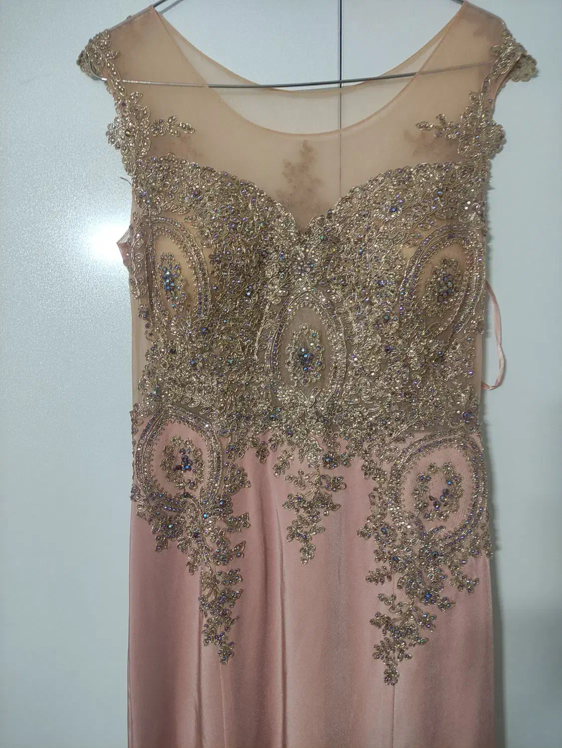 لباس مجلسی|لباس|مهاجران, |دیوار