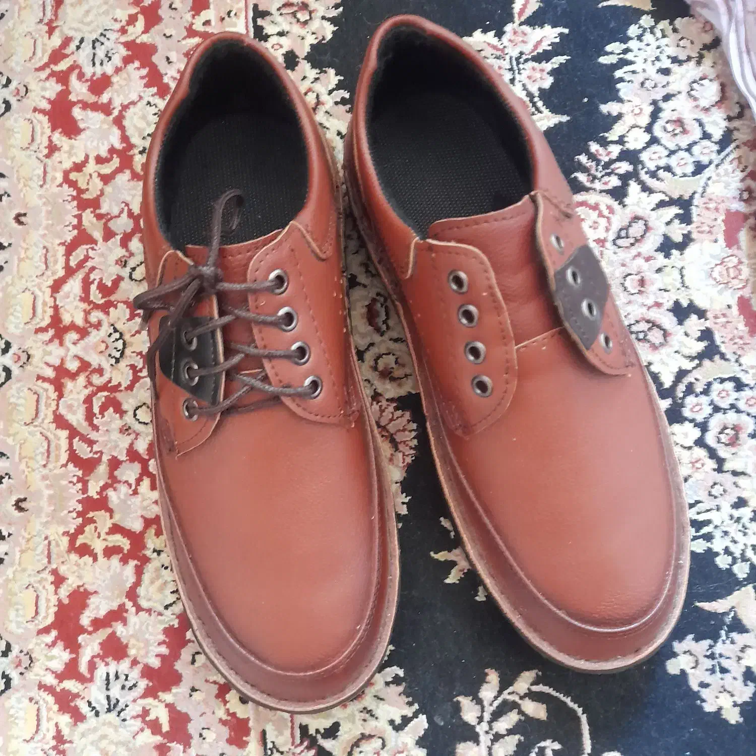 کفش|کیف، کفش، کمربند|پرند, فاز ۴|دیوار